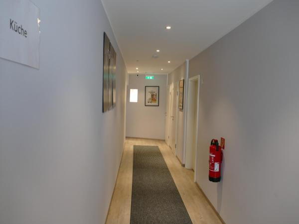 Pension Sölde : photo 7 de la chambre chambre lits jumeaux standard avec salle de bains commune