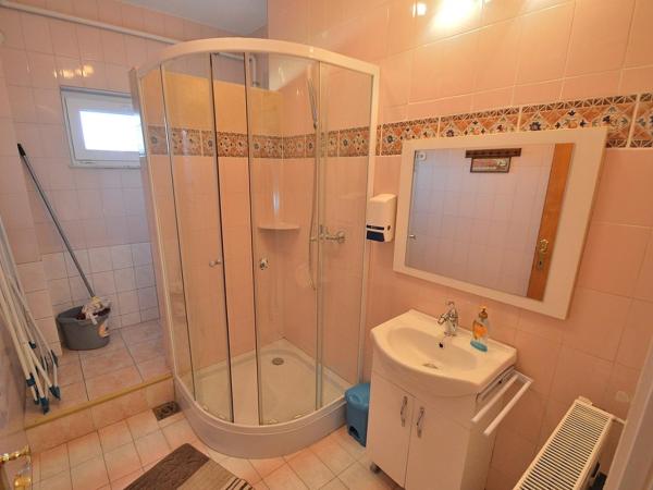 Nora Ház Hajdúszoboszló : photo 6 de la chambre chambre quadruple confort