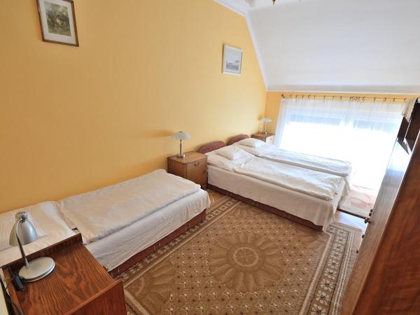 Nora Ház Hajdúszoboszló : photo 6 de la chambre chambre triple basique