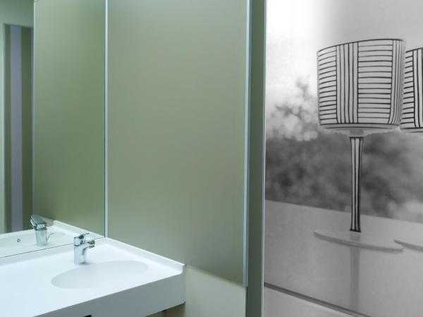 Logis Hôtel de l'Europe : photo 5 de la chambre chambre lits jumeaux confort - non-fumeurs