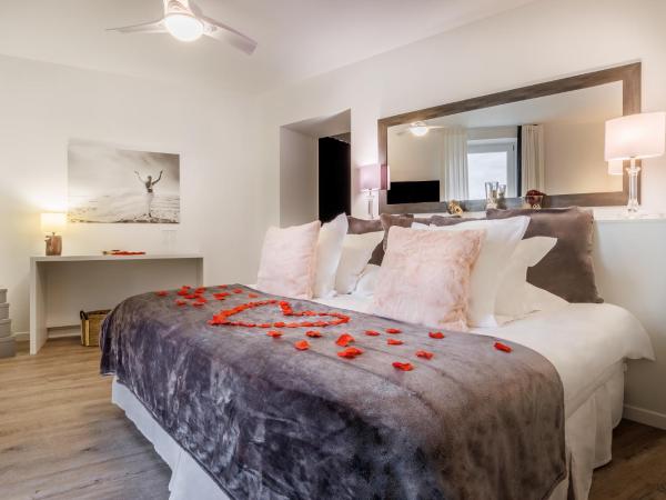 Belfry & Spa by Ligne St Barth : photo 2 de la chambre suite deluxe avec balcon et accès gratuit au spa - vue sur sanctuaire