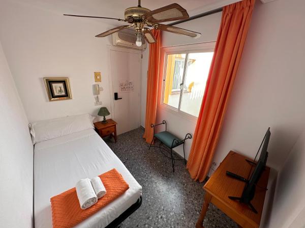 Hostal San Felipe : photo 3 de la chambre chambre simple avec salle de bains privative