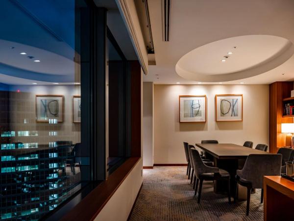 The Strings by InterContinental, Tokyo, an IHG Hotel : photo 8 de la chambre suite 1 chambre lit king-size et baignoire de luxe avec vue