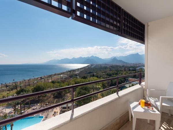 Rixos Downtown Antalya - The Land Of Legends Access : photo 5 de la chambre chambre standard lit king-size - vue panoramique sur mer