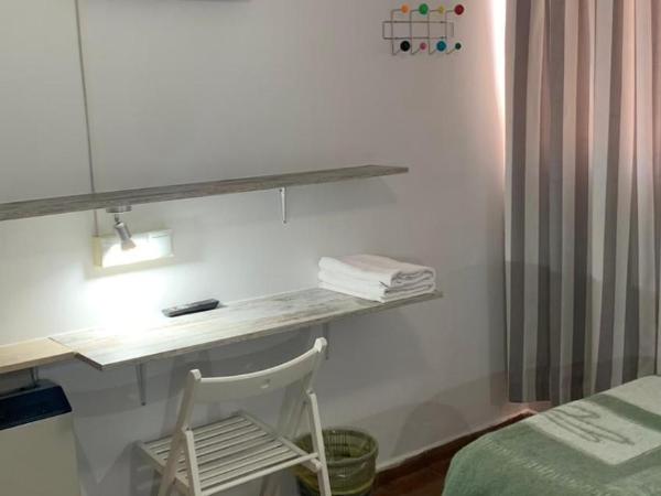 Casa de Huéspedes Almansa : photo 9 de la chambre chambre double standard avec salle de bains commune