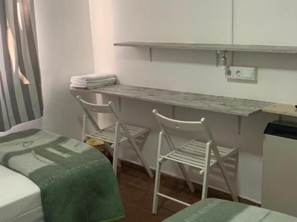 Casa de Huéspedes Almansa : photo 7 de la chambre chambre double standard avec salle de bains commune