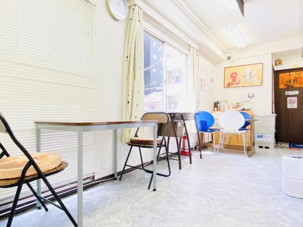 GUEST HOUSE B's FiveⅡ : photo 9 de la chambre chambre lits jumeaux avec salle de bains commune