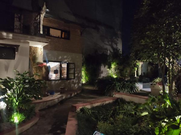 Laughing Buddha Guest House & Villa : photo 2 de la chambre chambre double avec balcon