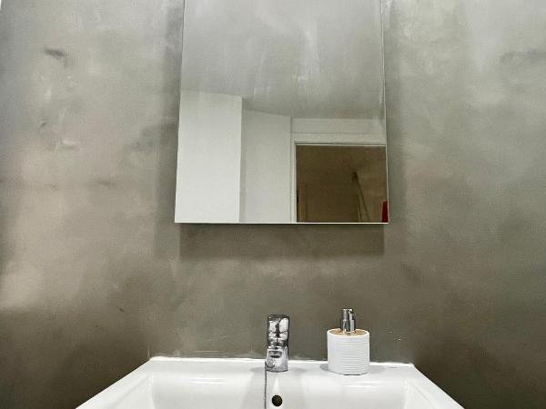 Guest House Leo : photo 3 de la chambre chambre simple avec salle de bains commune