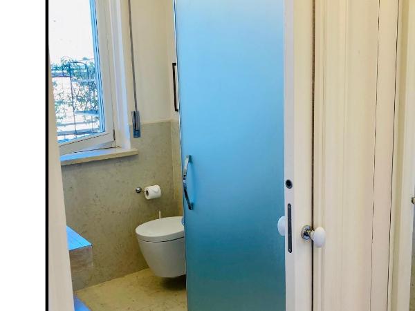 UN PUNTO A VERONA : photo 9 de la chambre chambre double avec salle de bains privative