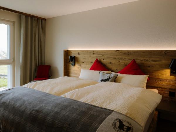 Berg- & Naturhotel Engstligenalp : photo 6 de la chambre chambre double avec balcon (3 adultes)
