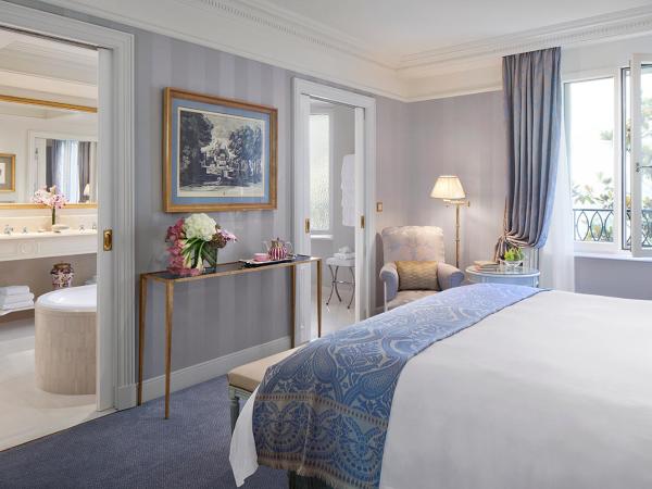 Four Seasons Hotel des Bergues Geneva : photo 1 de la chambre chambre supérieure avec lit king-size