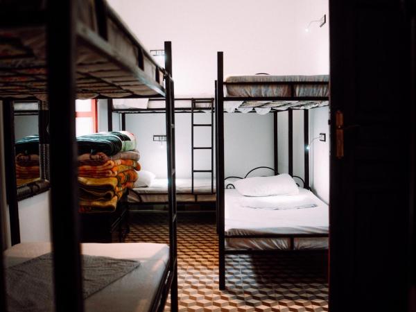 The Riad Hostel Tangier : photo 1 de la chambre lit dans dortoir 6 lits
