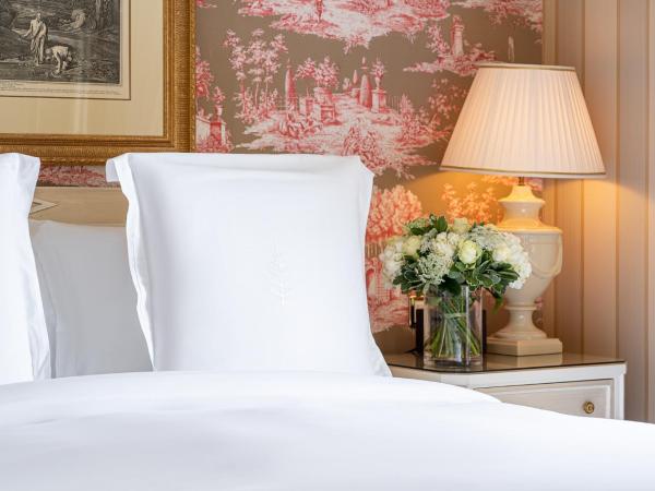 Four Seasons Hotel des Bergues Geneva : photo 1 de la chambre suite lit king-size mont blanc