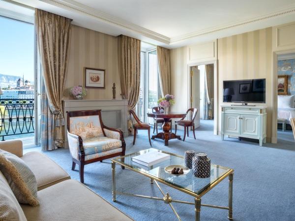 Four Seasons Hotel des Bergues Geneva : photo 1 de la chambre suite lit king-size leman