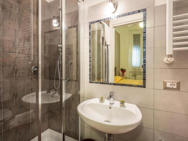 Hotel Ferretti : photo 2 de la chambre chambre double ou lits jumeaux - vue sur ville