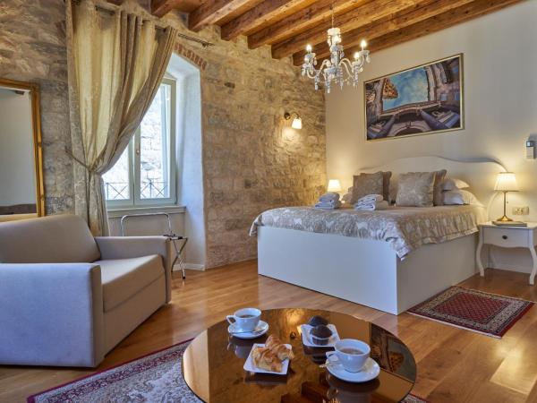 Villa Split Heritage Hotel : photo 1 de la chambre suite junior - annexe