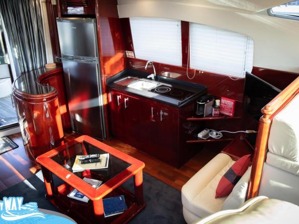 Barco no Coração da Cidade - Iate de 5 estrelas : photo 1 de la chambre mobile home