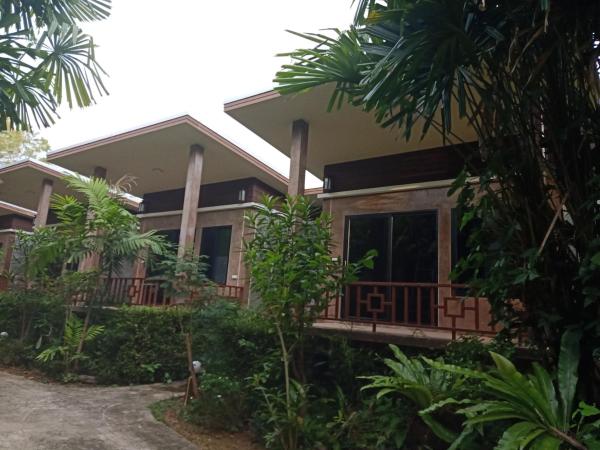 Lanta Pearl Beach Resort : photo 9 de la chambre bungalow familial
