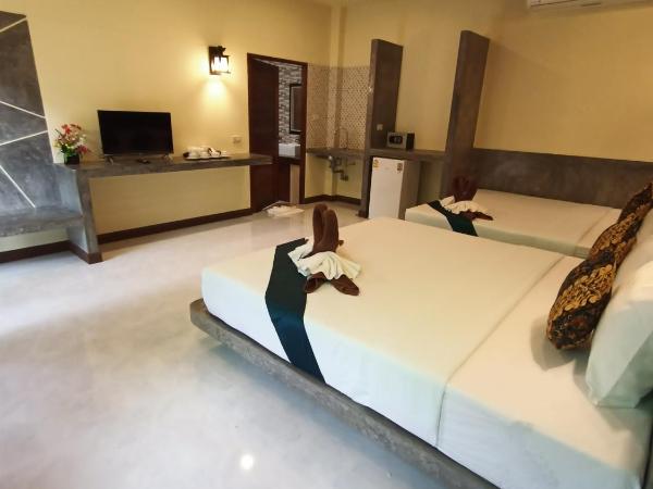 Lanta Pearl Beach Resort : photo 6 de la chambre bungalow familial
