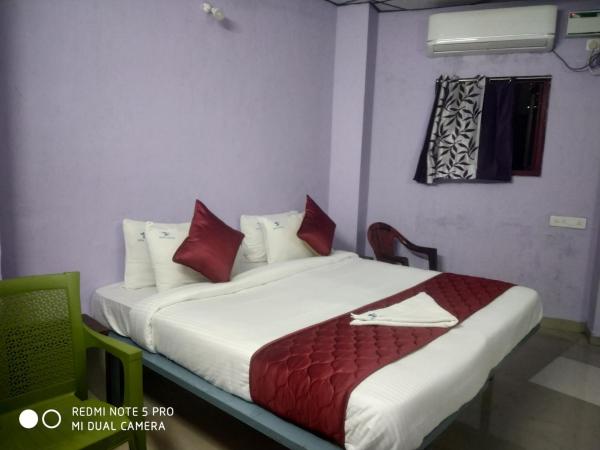 Skyry Hotel Iyyapanthangal : photo 2 de la chambre chambre triple