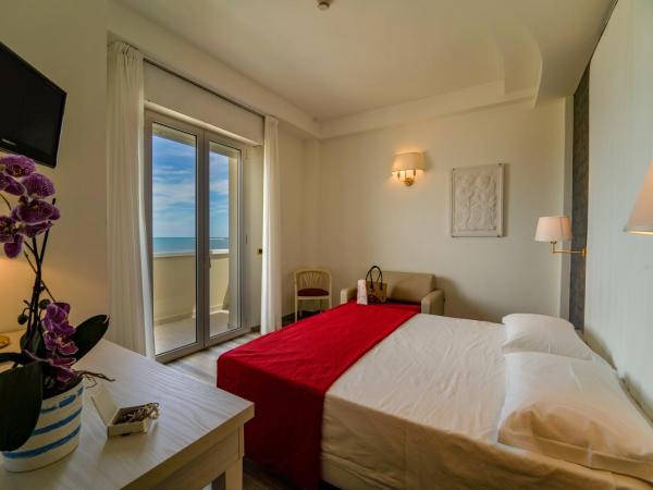 Hotel Imperial Beach - Dada Hotels : photo 2 de la chambre chambre double - front de mer