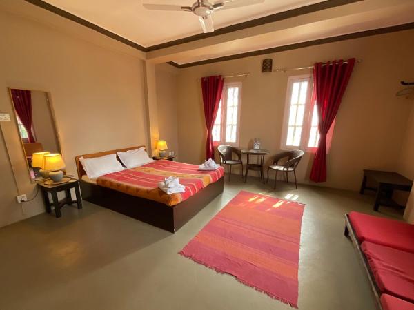 New Hotel Castle : photo 2 de la chambre chambre double avec balcon