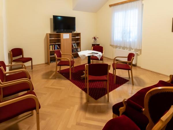 Gästehaus im Priesterseminar Salzburg : photo 8 de la chambre chambre double standard