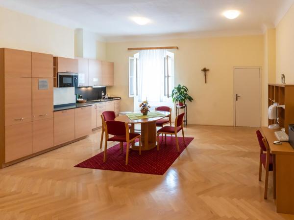 Gästehaus im Priesterseminar Salzburg : photo 9 de la chambre chambre double standard