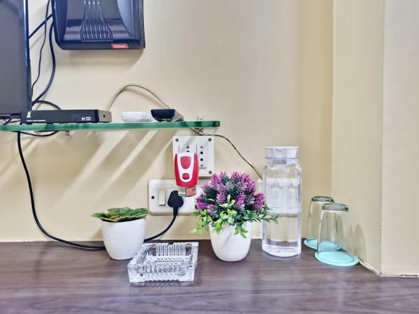 BHIMAS INN -Puratchi Thalaivar Dr M G Ramachandran Central Railway Station Chennai : photo 1 de la chambre chambre double Économique