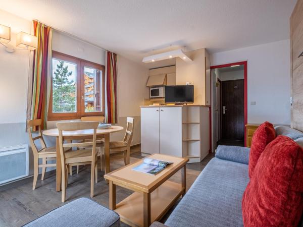 Résidence Pierre & Vacances Les Ravines : photo 1 de la chambre studio avec alcôve de couchage (4 personnes) - vue sur montagne