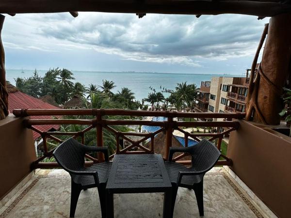 Hotel Beló Isla Mujeres - All Inclusive : photo 6 de la chambre luxury junior suite extra large king bed ocean view with balcony