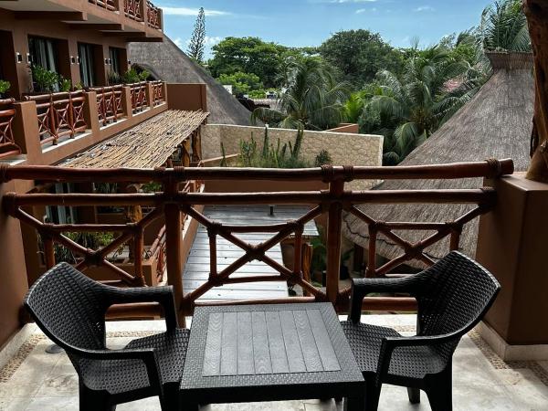 Hotel Beló Isla Mujeres - All Inclusive : photo 2 de la chambre suite junior deluxe avec lit king-size et balcon