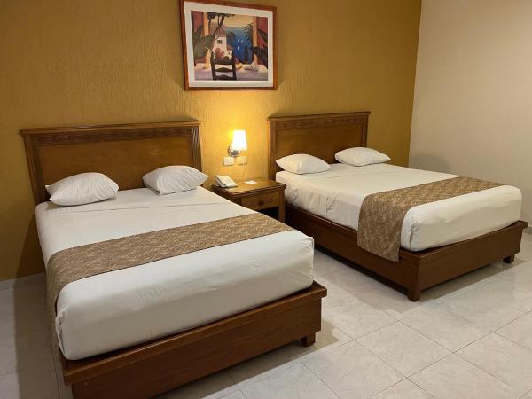 Tecnohotel Mérida Norte : photo 1 de la chambre chambre lit queen-size - vue sur piscine