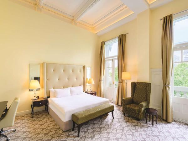 Rendezvous Hotel Melbourne : photo 4 de la chambre chambre lit king-size Édouardienne avec 2 cocktails en soirée