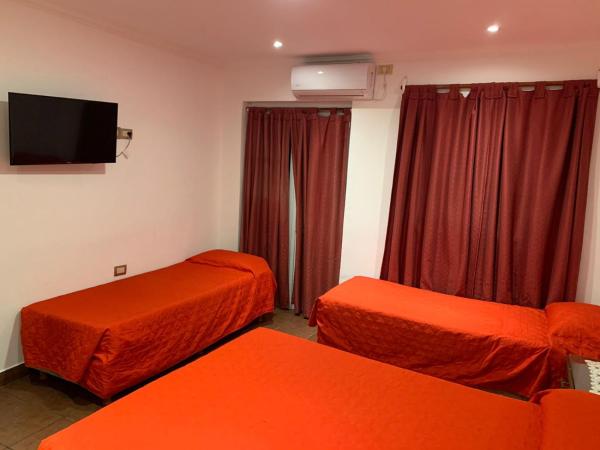 Hotel Residencial España : photo 2 de la chambre chambre quadruple