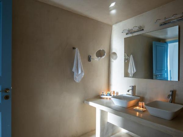 Pantelia Suites : photo 1 de la chambre suite junior avec bain à remous - vue sur caldeira