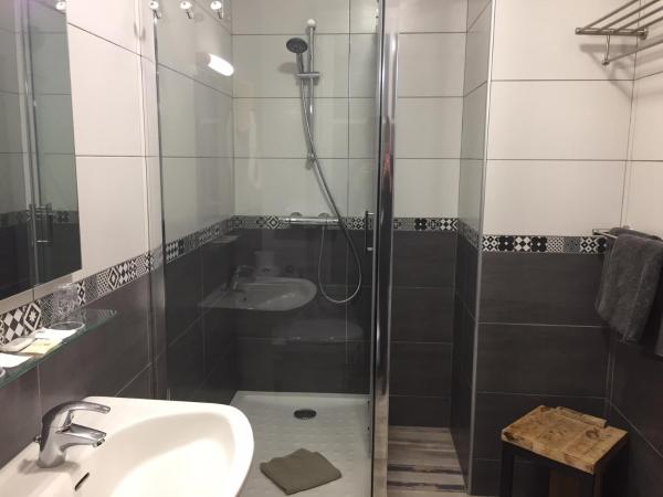 Le Richelieu Bacchus : photo 7 de la chambre chambre familiale