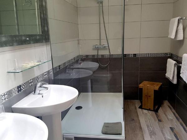 Le Richelieu Bacchus : photo 5 de la chambre chambre quadruple