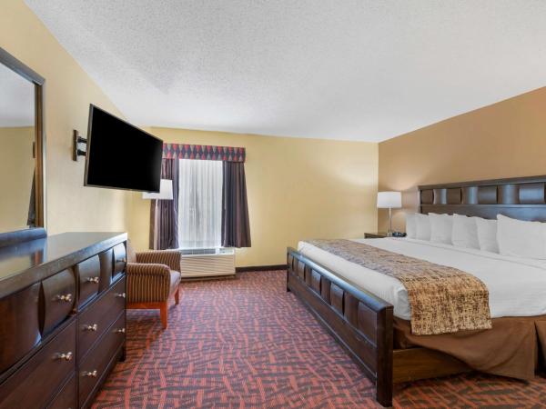 Best Western Louisville East Inn & Suites : photo 1 de la chambre suite lit king-size avec cuisine - non-fumeurs