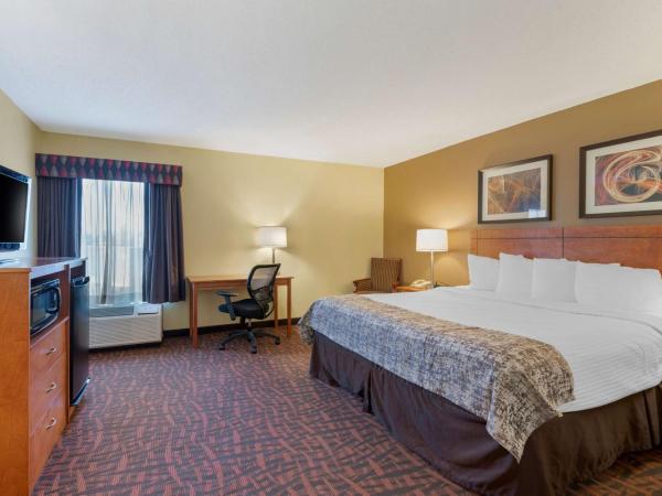 Best Western Louisville East Inn & Suites : photo 2 de la chambre chambre lit king-size standard - non-fumeurs 