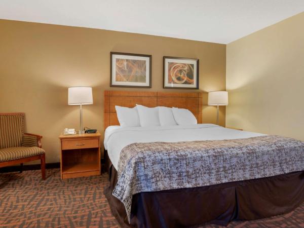 Best Western Louisville East Inn & Suites : photo 3 de la chambre chambre lit king-size standard - non-fumeurs 