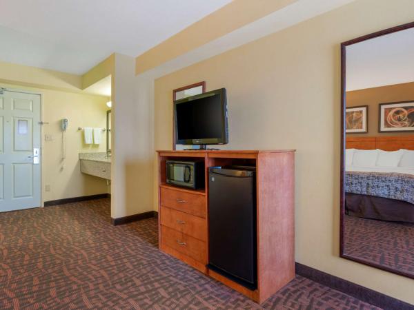 Best Western Louisville East Inn & Suites : photo 5 de la chambre chambre lit king-size standard - non-fumeurs 