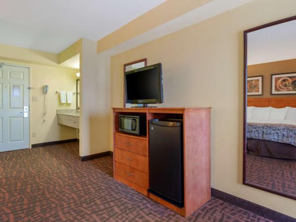 Best Western Louisville East Inn & Suites : photo 2 de la chambre chambre lit king-size standard - non-fumeurs 