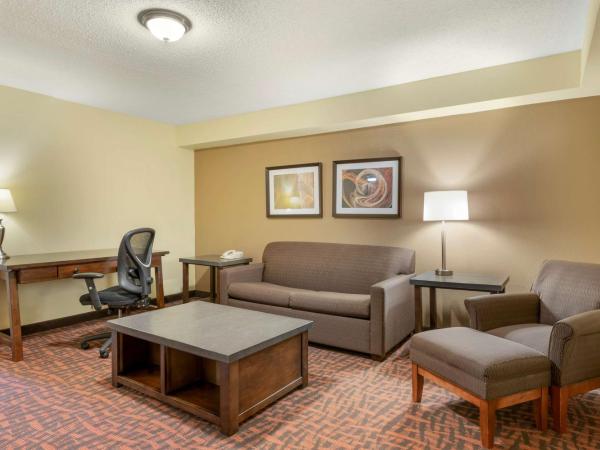 Best Western Louisville East Inn & Suites : photo 3 de la chambre suite lit king-size avec cuisine - non-fumeurs