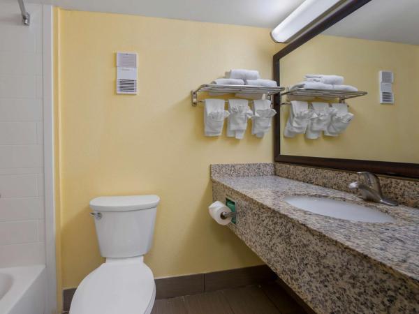 Best Western Louisville East Inn & Suites : photo 5 de la chambre suite lit king-size avec cuisine - non-fumeurs
