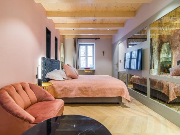 The Melegran : photo 6 de la chambre chambre double de luxe (2 adultes + 1 enfant)