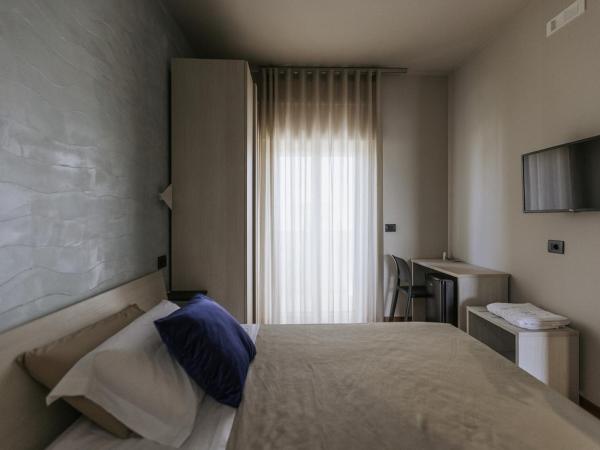 APULIA BLUE APARTEMENTS & B&B : photo 3 de la chambre chambre double