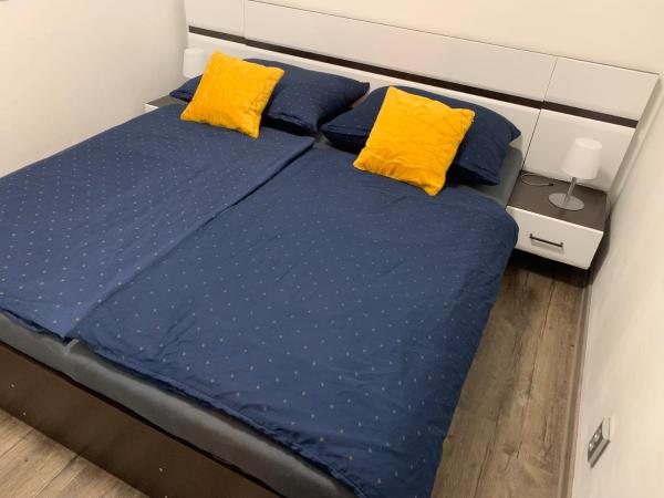 Apartmány City 2 : photo 2 de la chambre chambre double avec terrasse