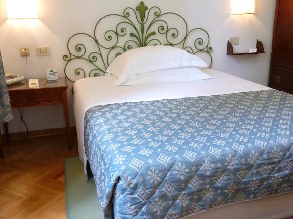 Classic Hotel : photo 4 de la chambre chambre simple avec salle de bains 